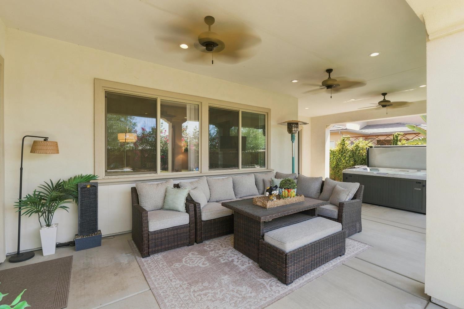 1050 Treasure Hills Dr, Madera, CA 93636