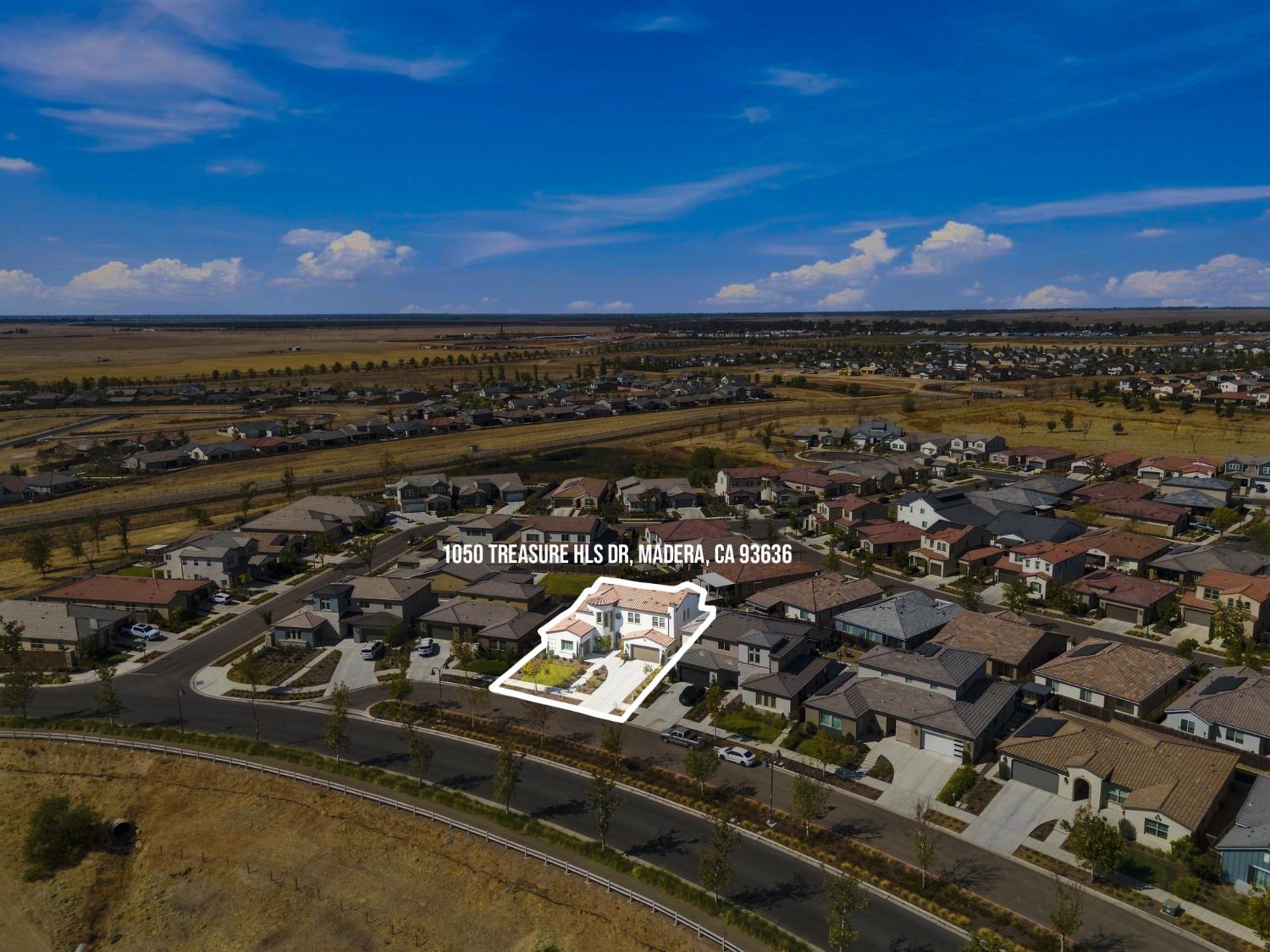 1050 Treasure Hills Dr, Madera, CA 93636