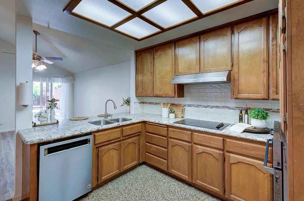 4033 W Princeton Ave, Fresno, CA 93722