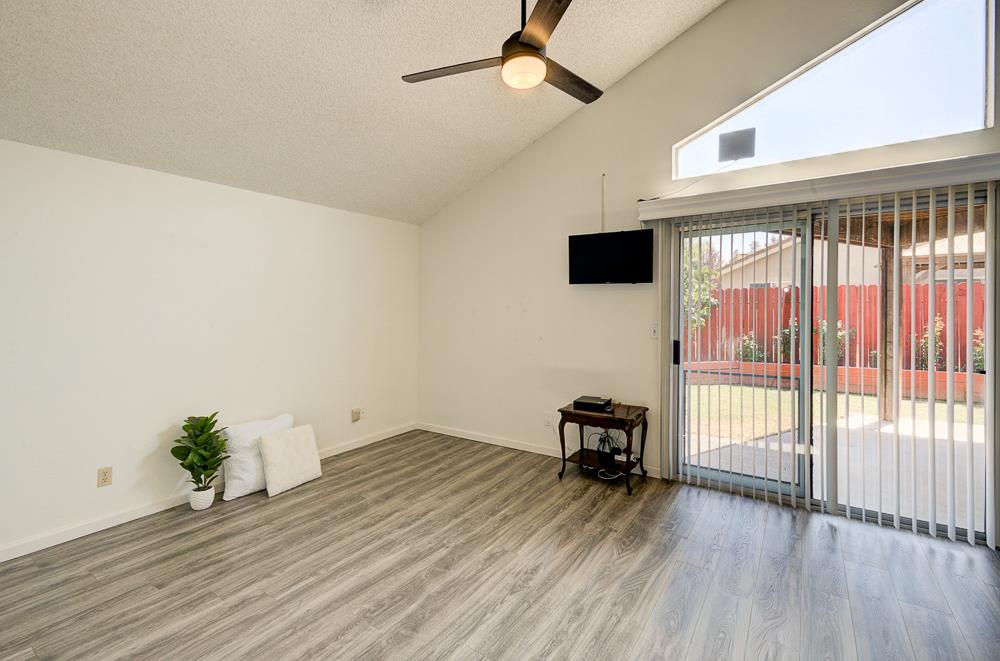 4033 W Princeton Ave, Fresno, CA 93722