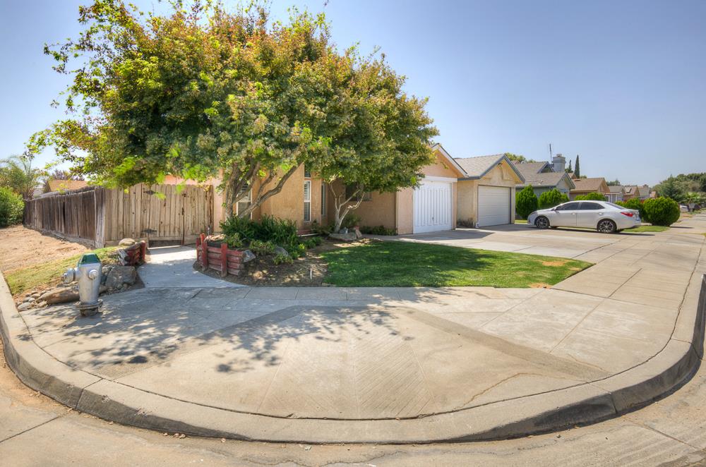 4033 W Princeton Ave, Fresno, CA 93722