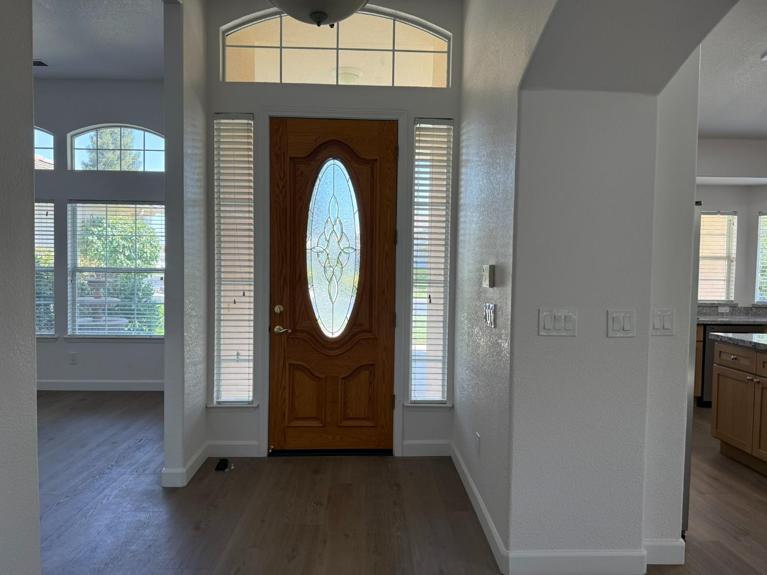143 West, Madera, CA 93637