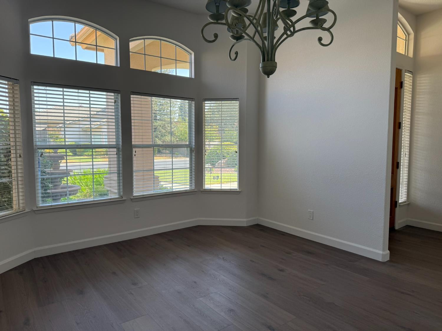 143 West, Madera, CA 93637
