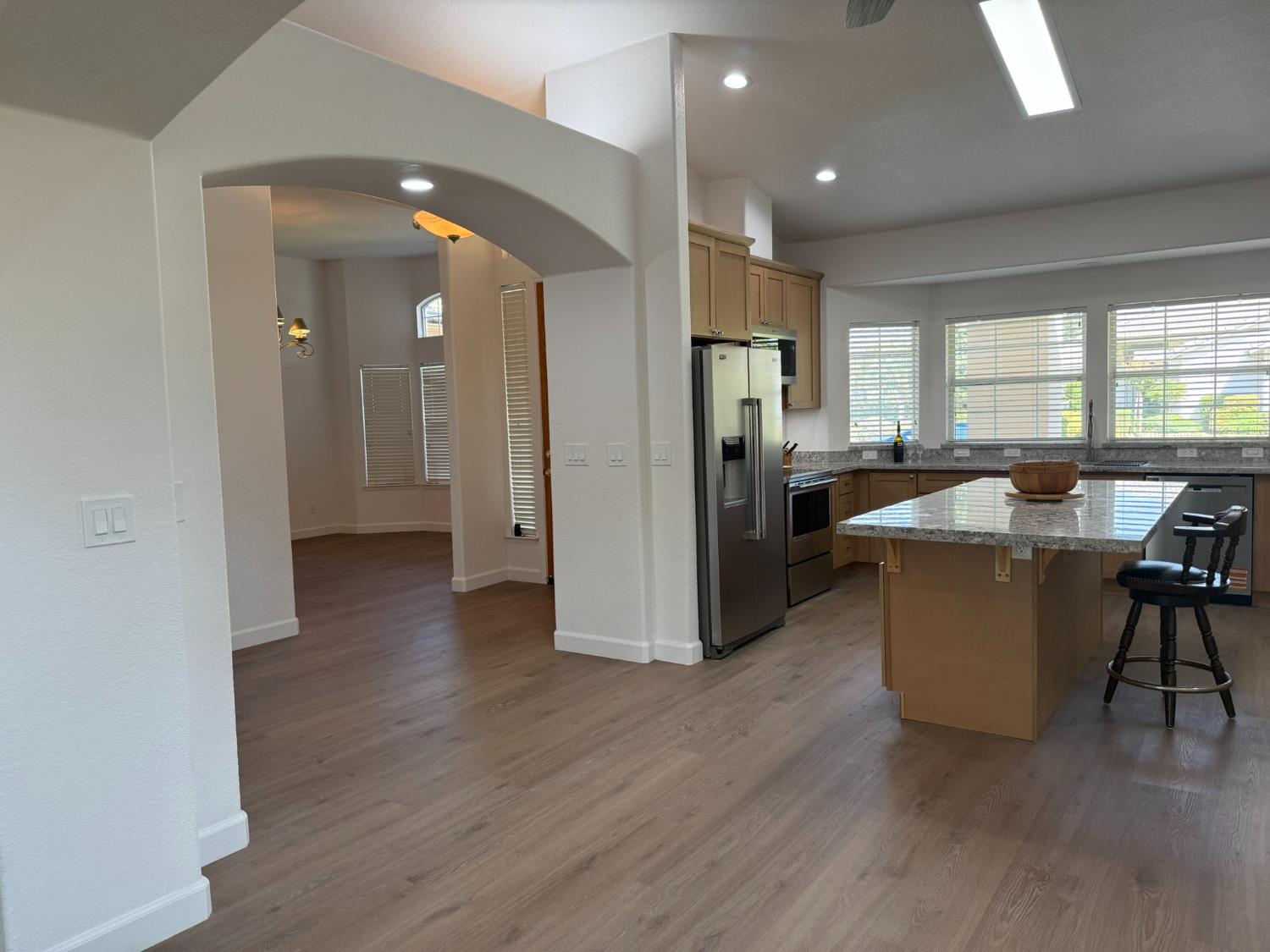 143 West, Madera, CA 93637