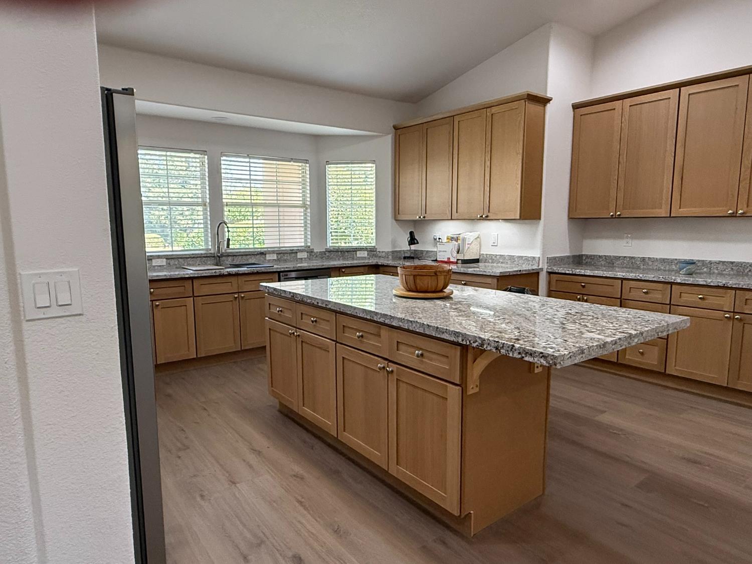 143 West, Madera, CA 93637