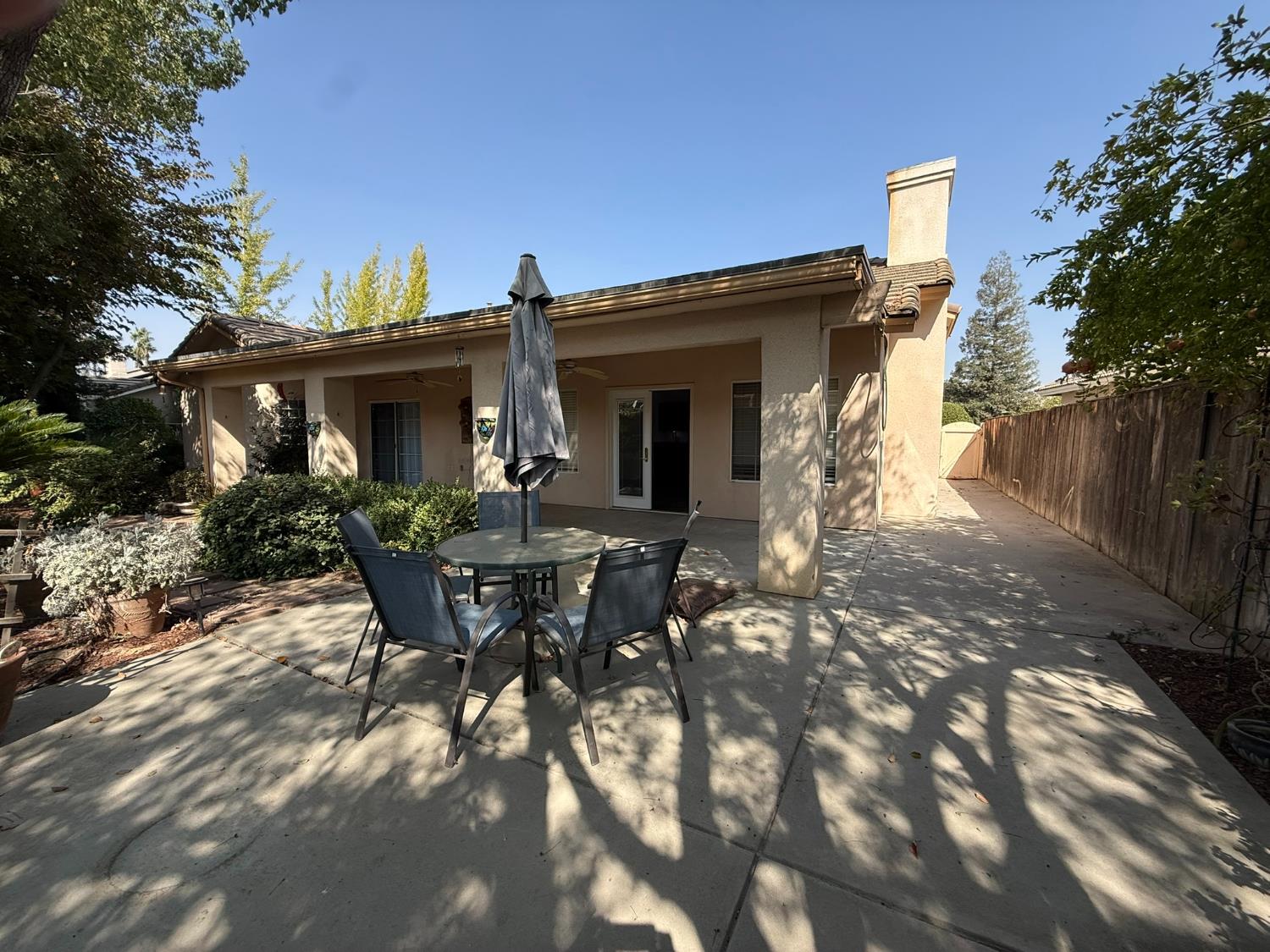 143 West, Madera, CA 93637