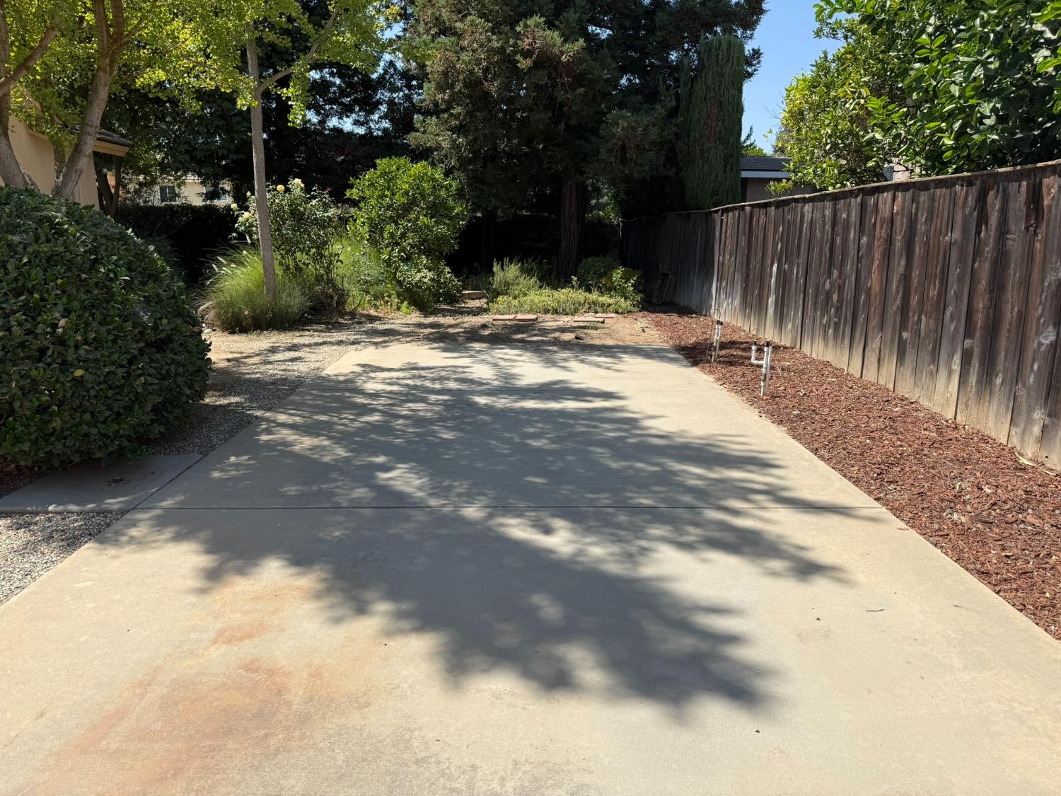 143 West, Madera, CA 93637