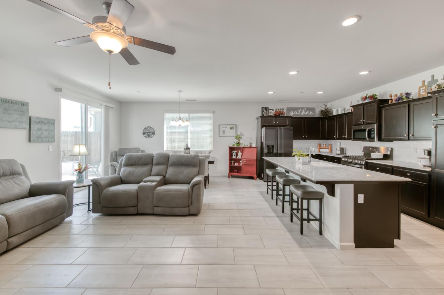 3065 Antonio, Clovis, CA 93619