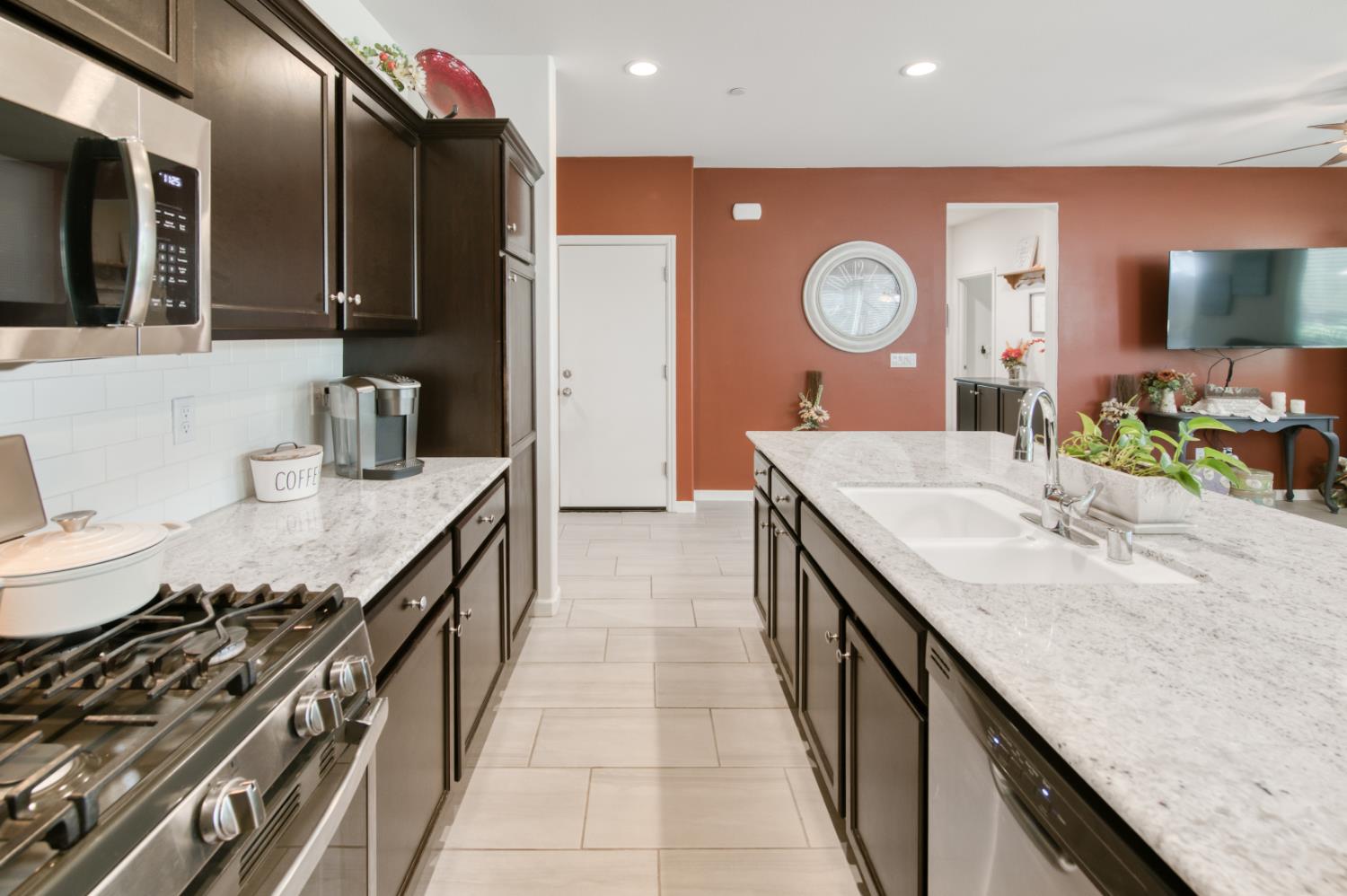 3065 Antonio, Clovis, CA 93619