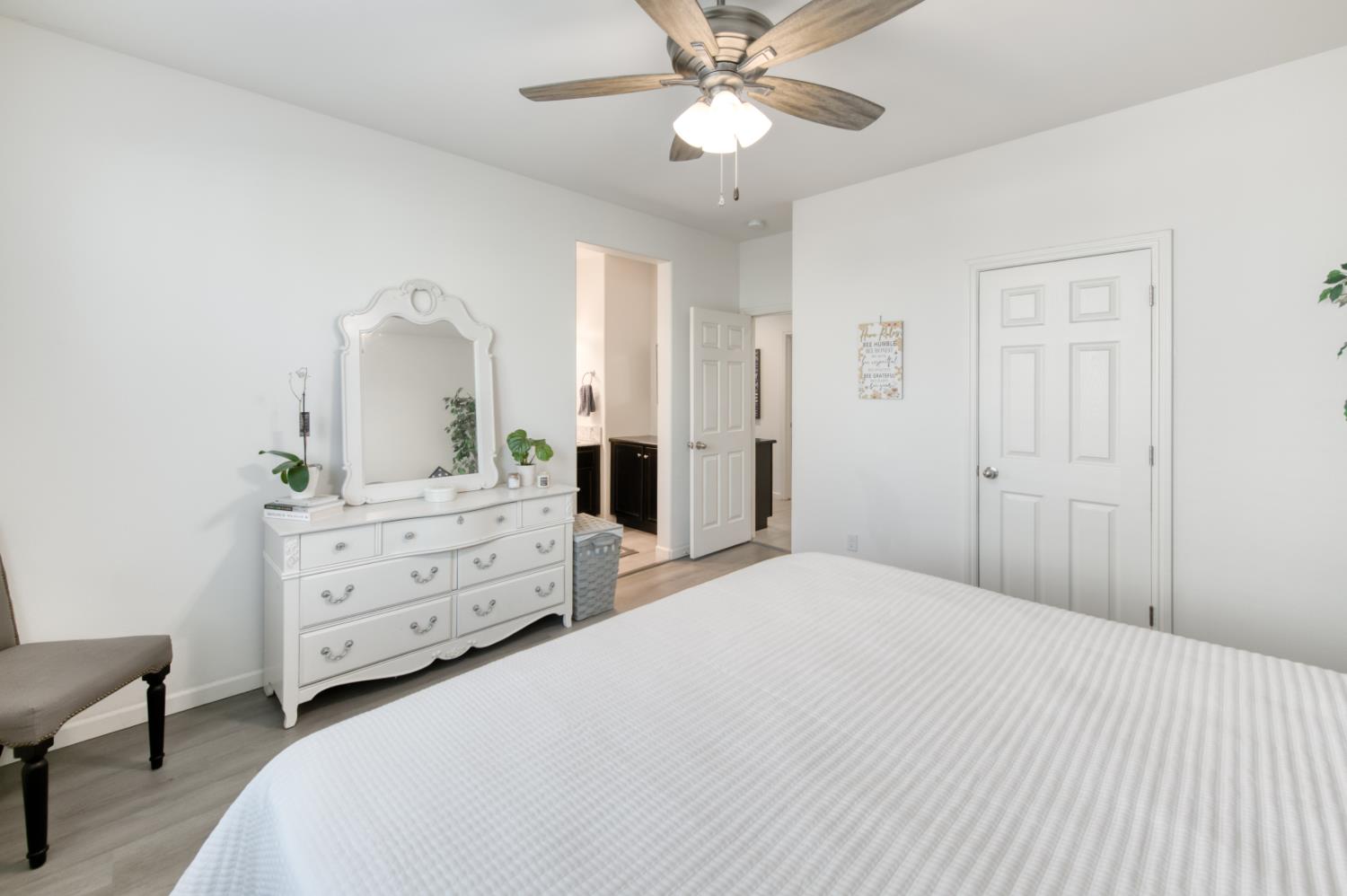 3065 Antonio, Clovis, CA 93619