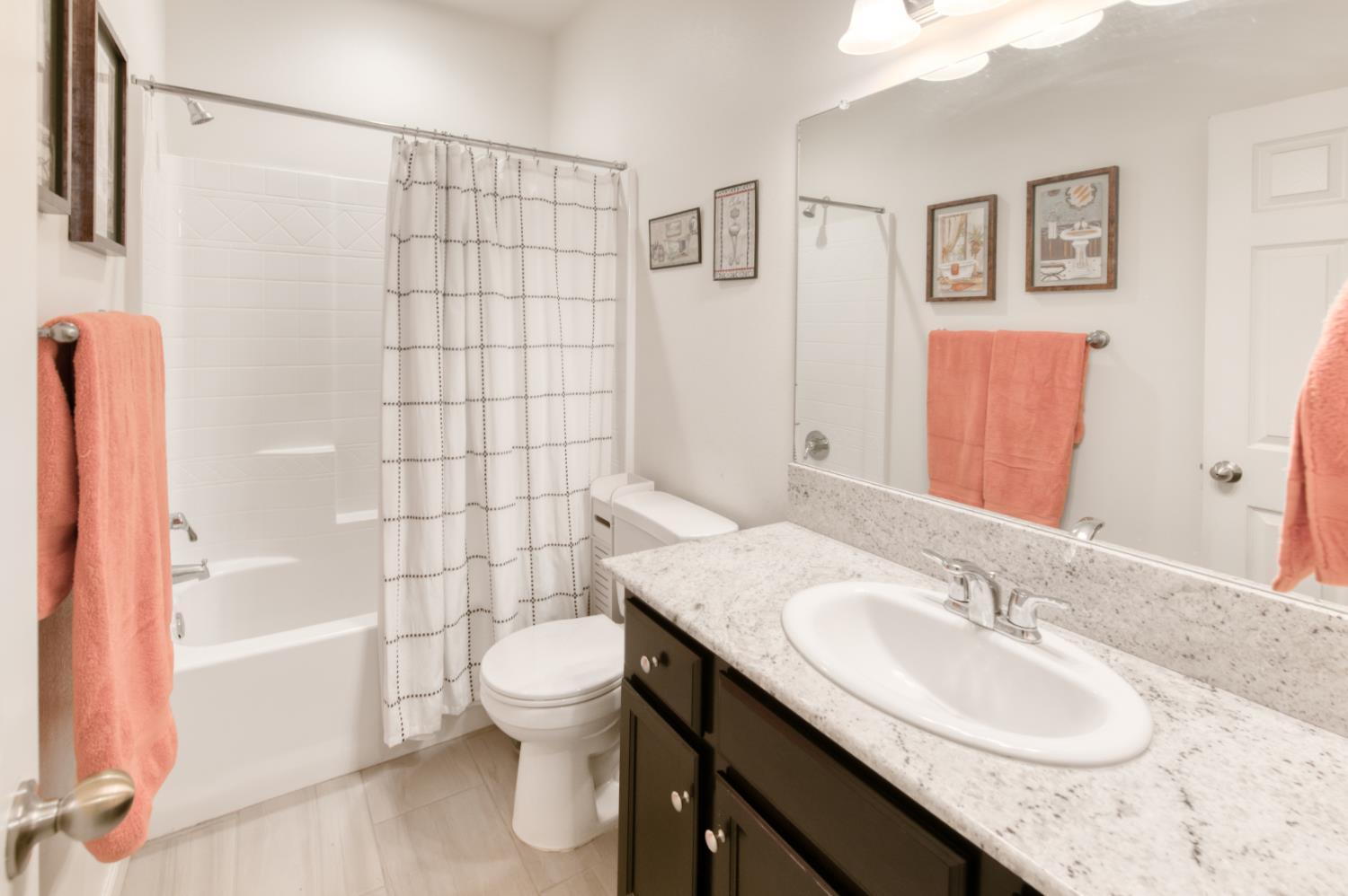 3065 Antonio, Clovis, CA 93619