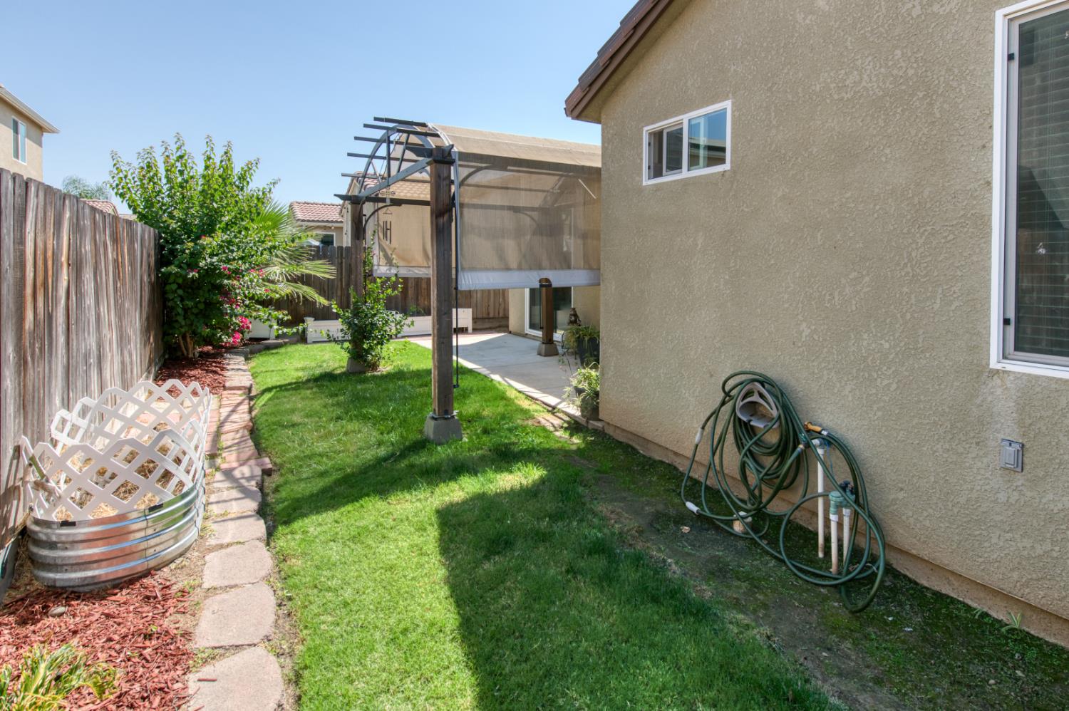 3065 Antonio, Clovis, CA 93619