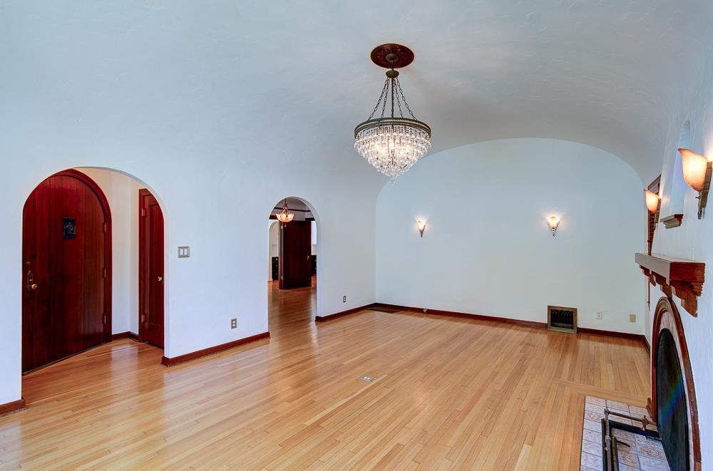 3003 N Van Ness Blvd, Fresno, CA 93704