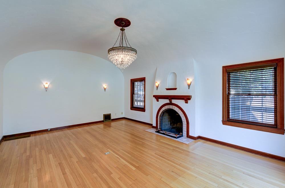 3003 N Van Ness Blvd, Fresno, CA 93704