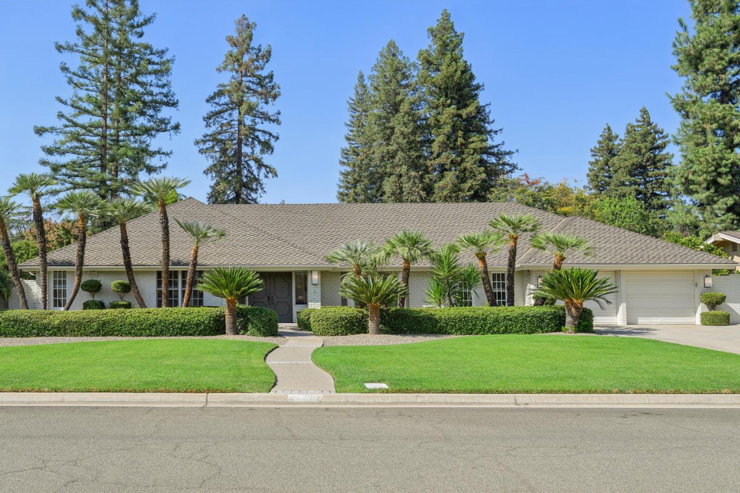 3594 W Spruce Ave, Fresno, CA 93711