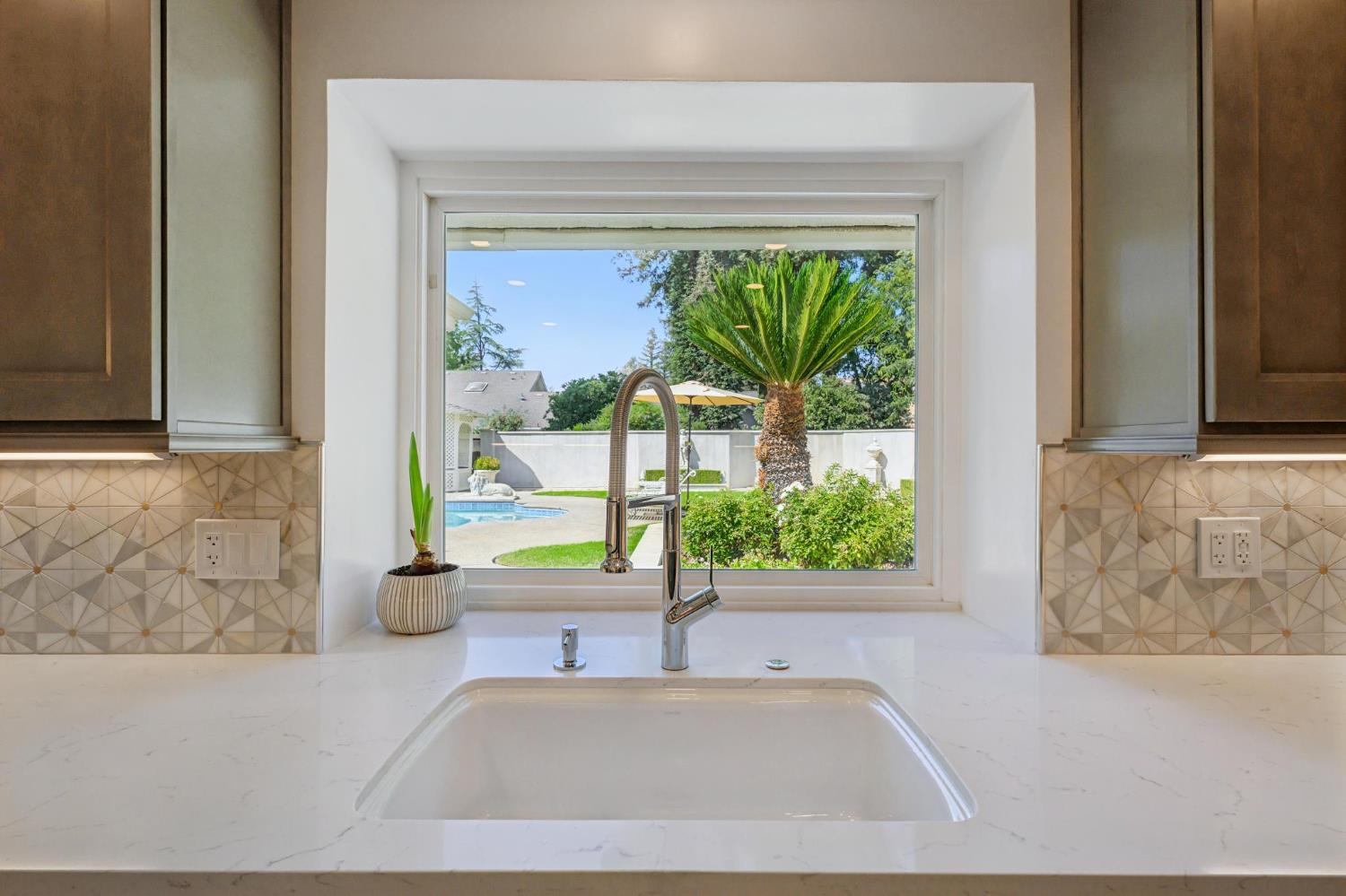 3594 W Spruce Ave, Fresno, CA 93711