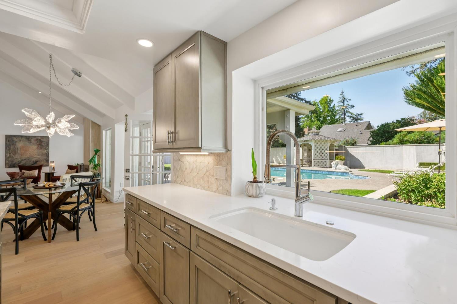 3594 W Spruce Ave, Fresno, CA 93711