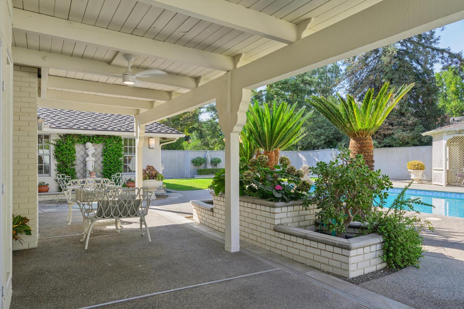 3594 W Spruce Ave, Fresno, CA 93711