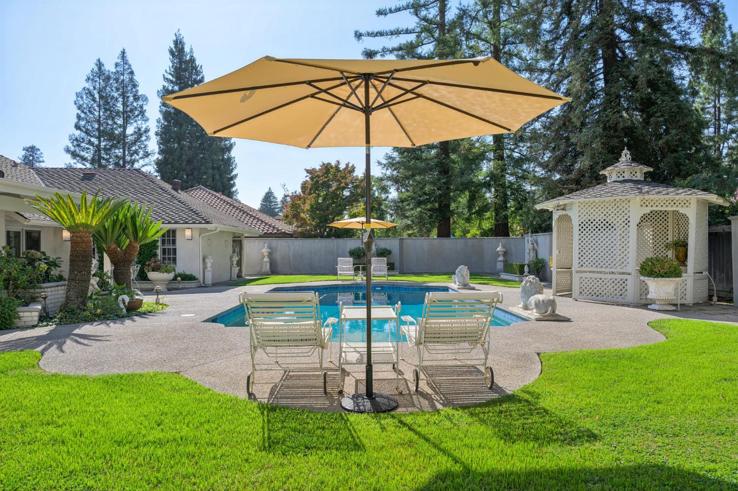 3594 W Spruce Ave, Fresno, CA 93711