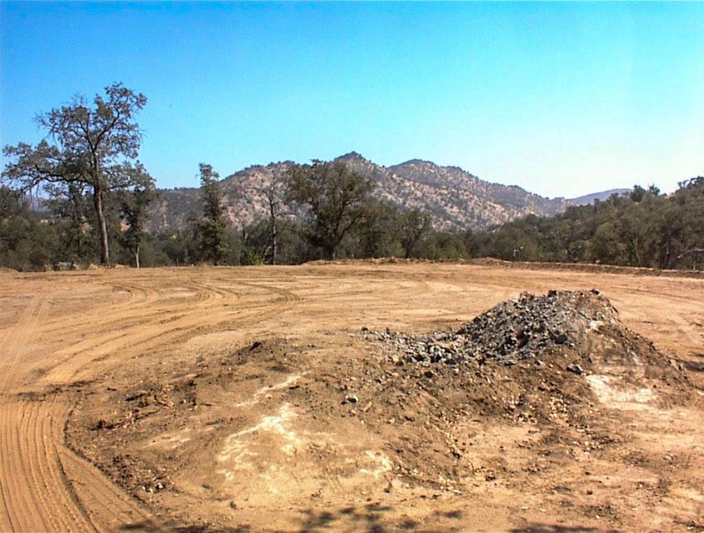 452 Ennis Rd, Yokuts Valley, CA 93675
