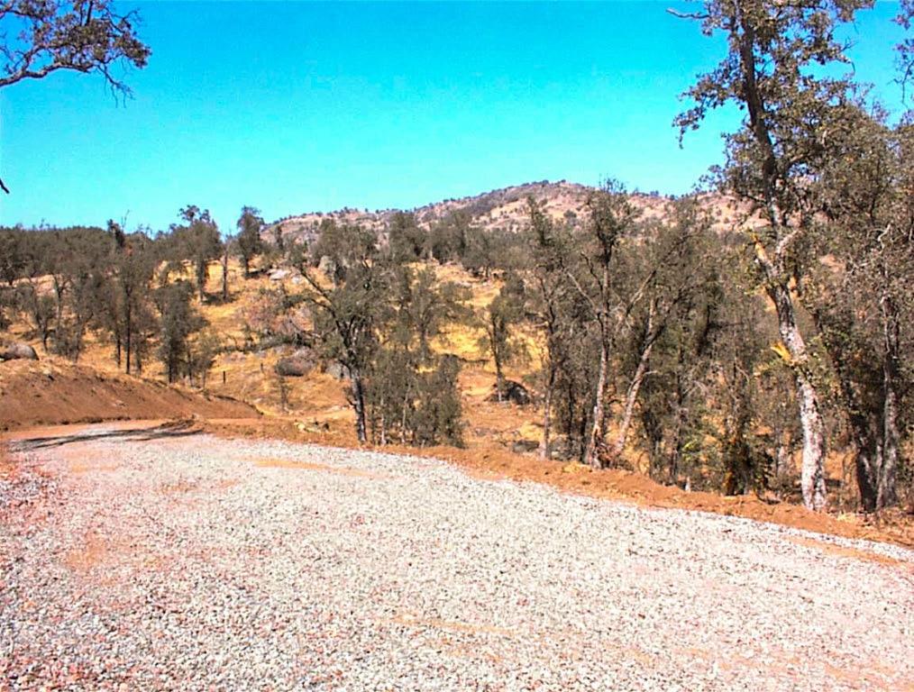 452 Ennis Rd, Yokuts Valley, CA 93675