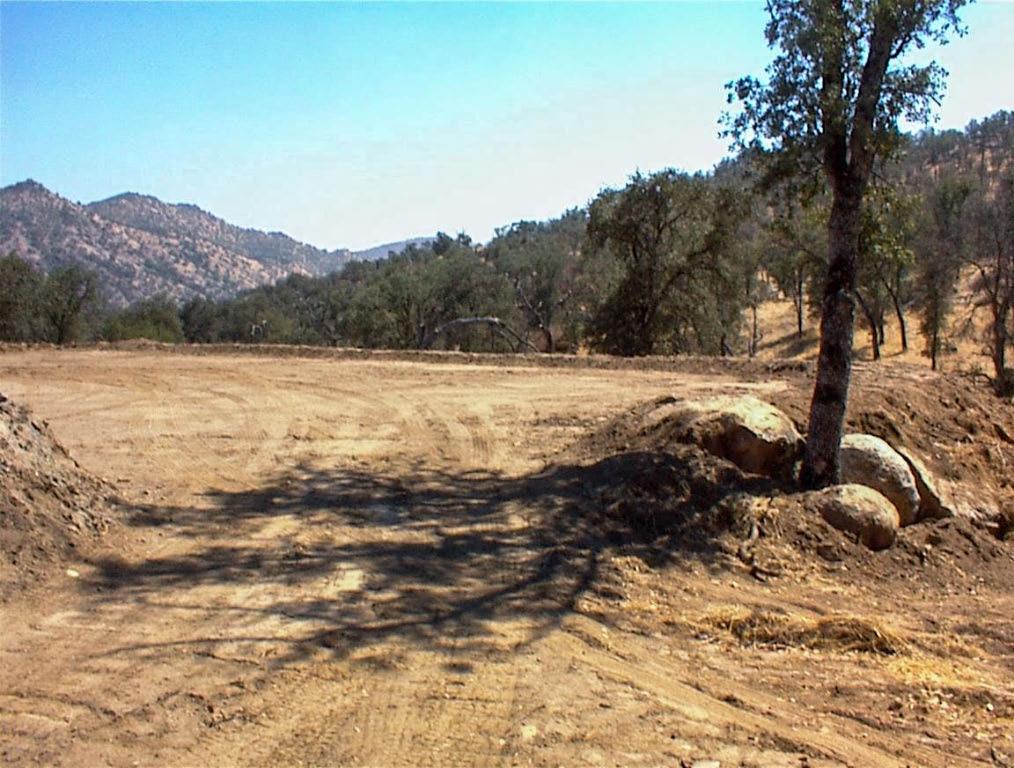 452 Ennis Rd, Yokuts Valley, CA 93675
