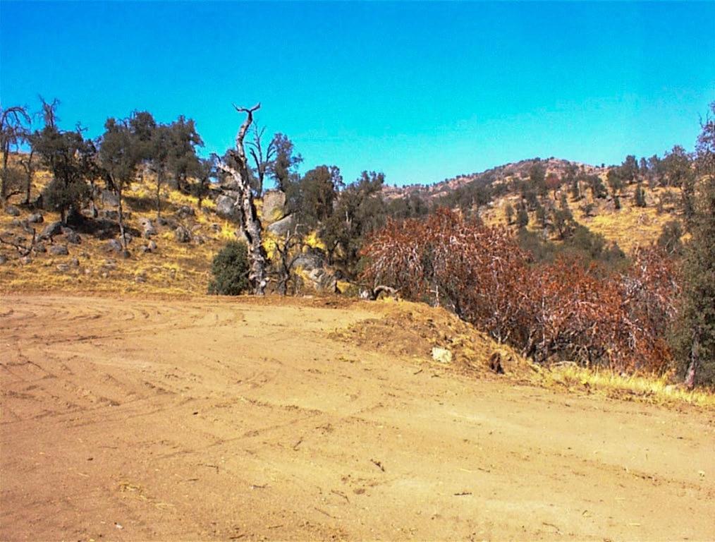 452 Ennis Rd, Yokuts Valley, CA 93675