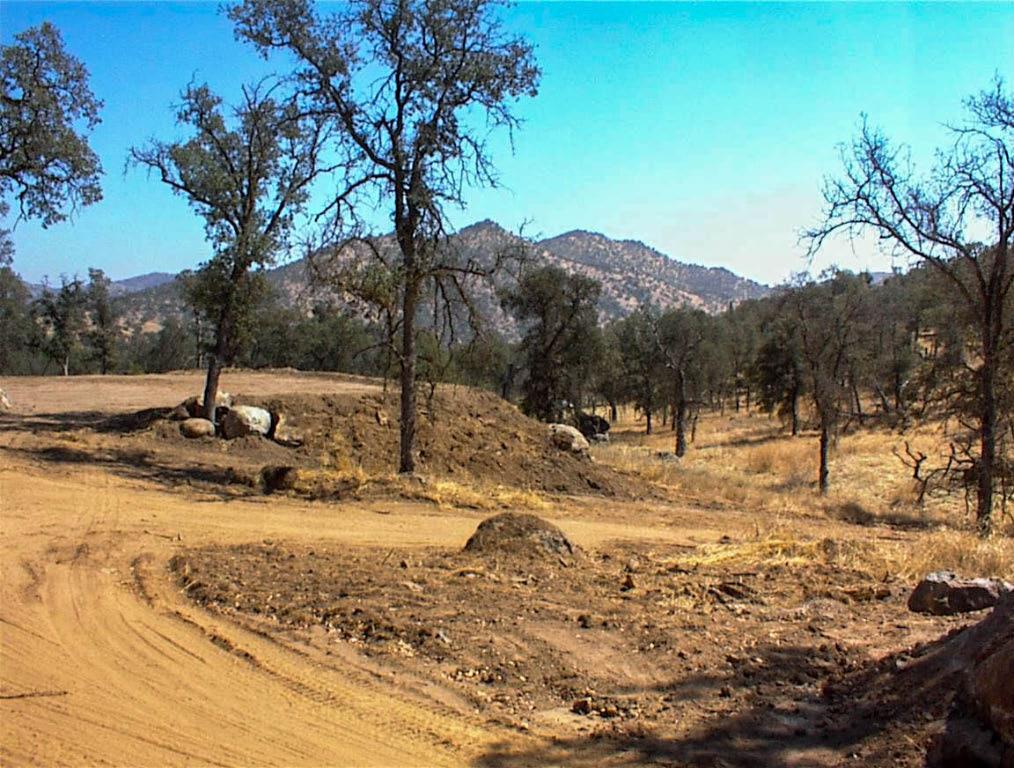 452 Ennis Rd, Yokuts Valley, CA 93675