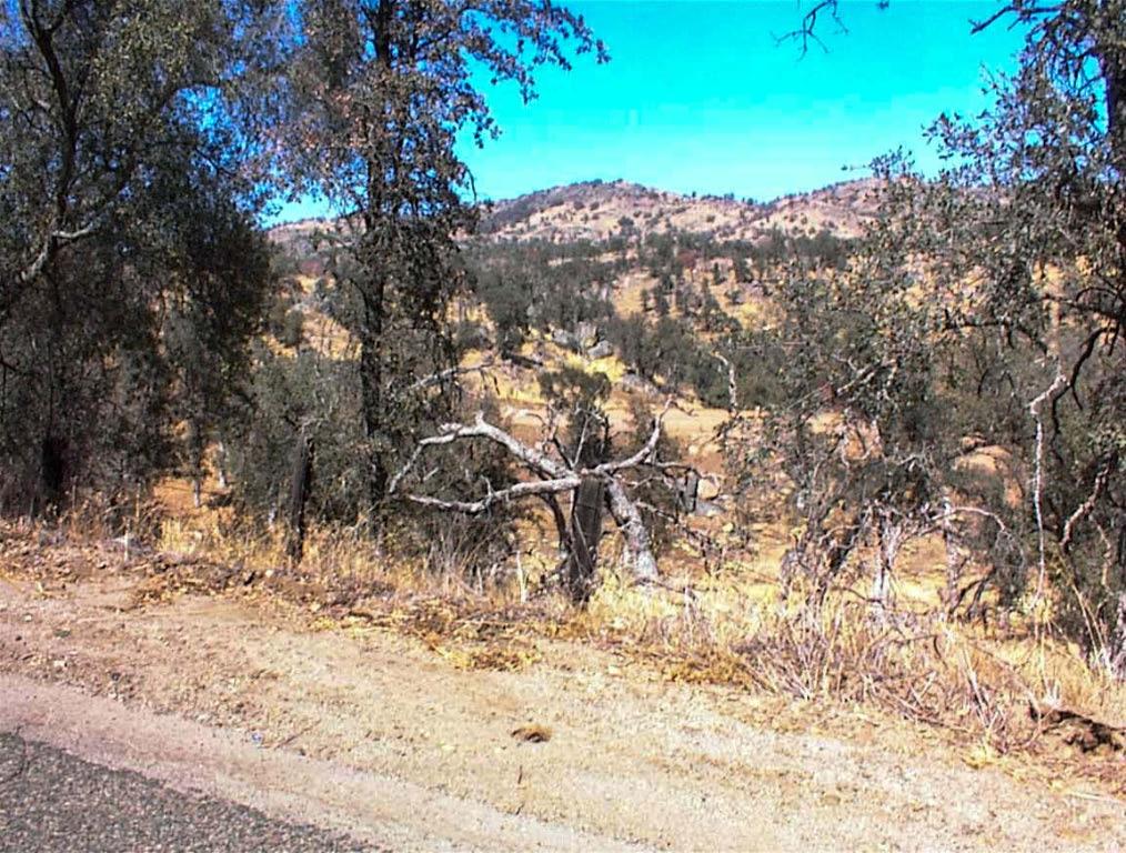 452 Ennis Rd, Yokuts Valley, CA 93675
