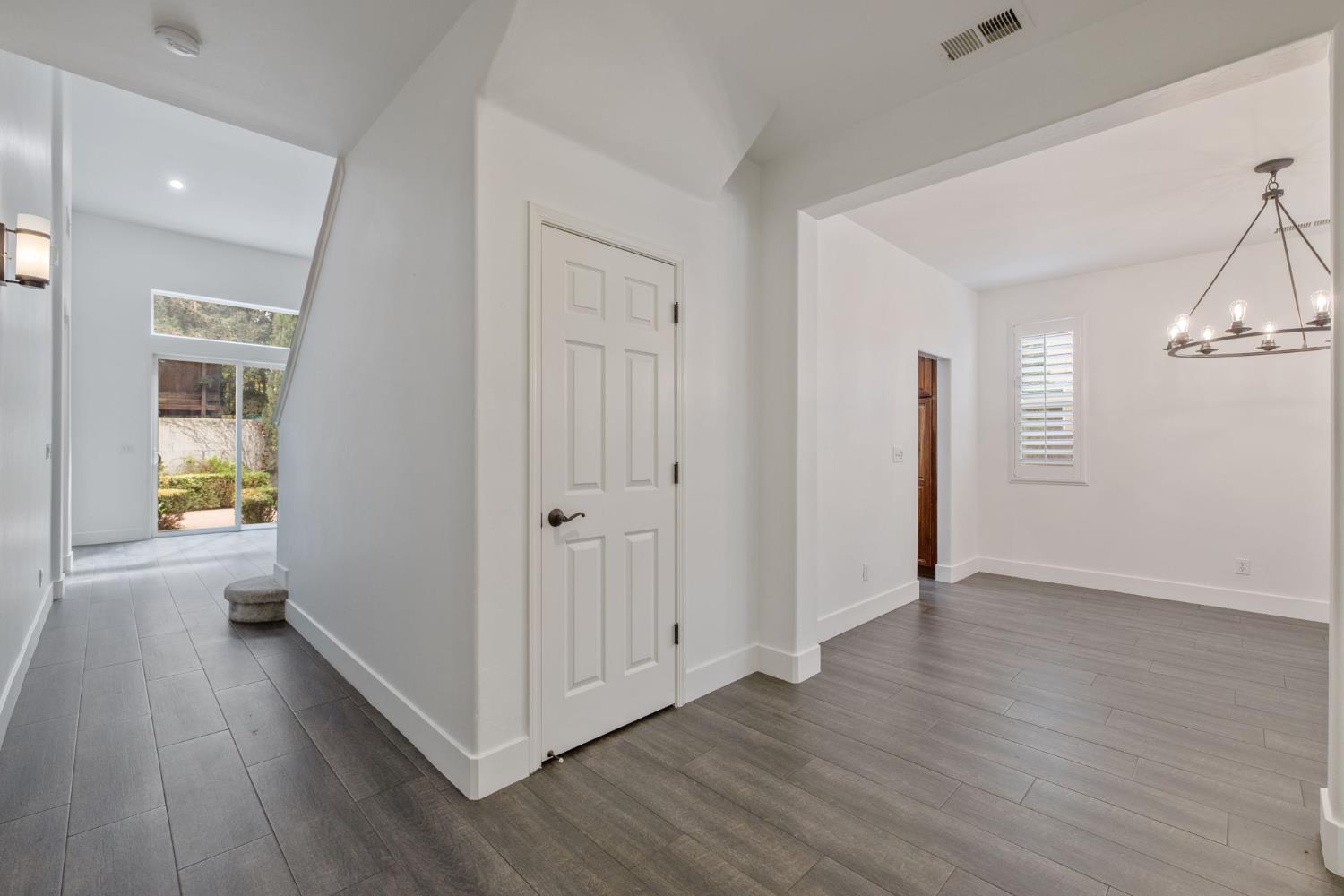 1558 N Pisa, Visalia, CA 93291