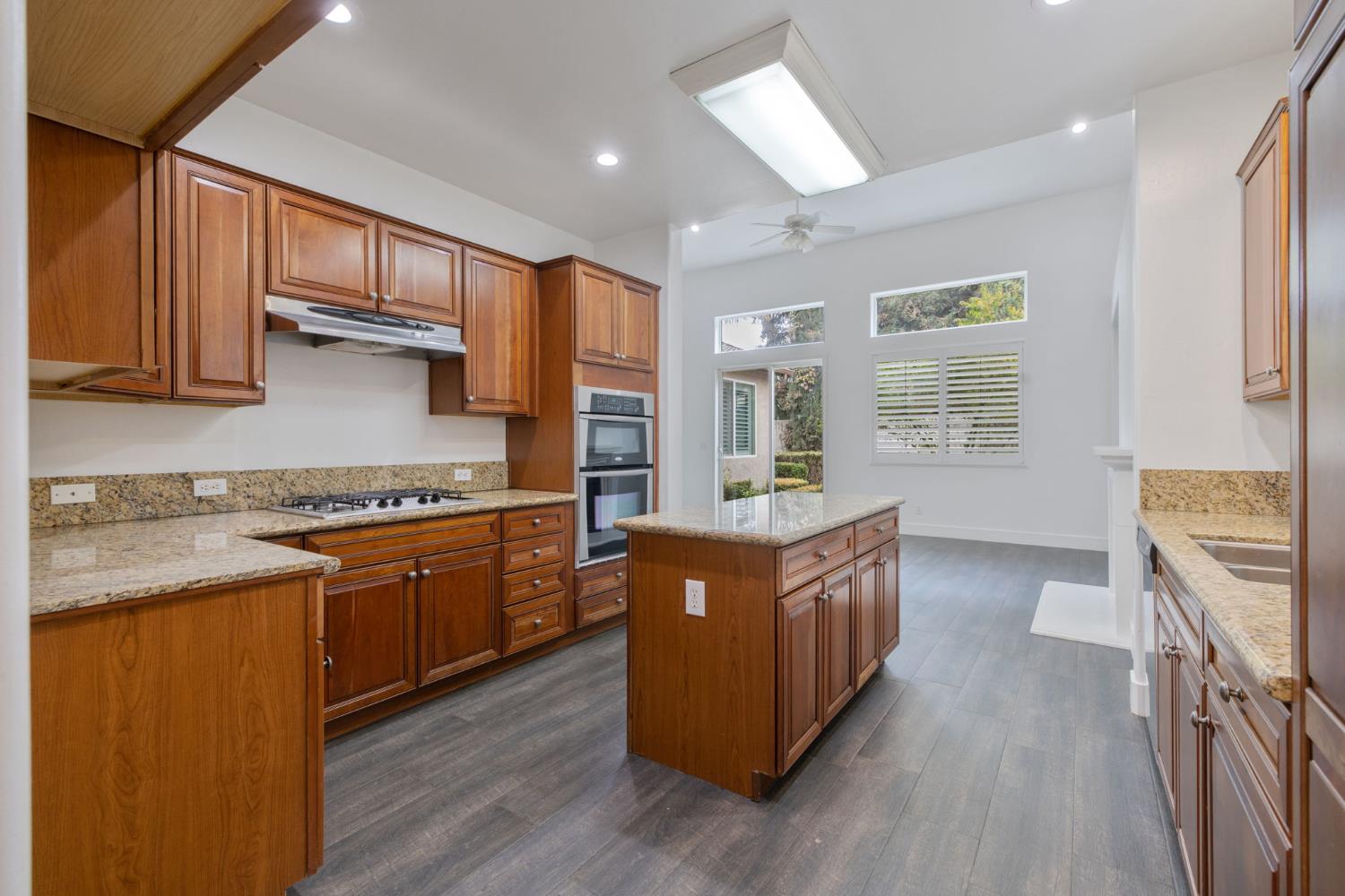 1558 N Pisa, Visalia, CA 93291