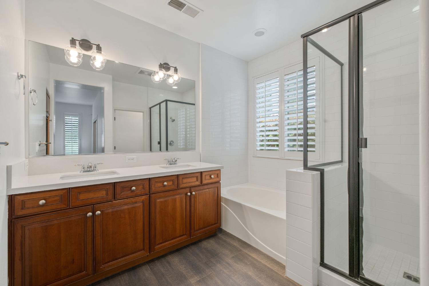 1558 N Pisa, Visalia, CA 93291