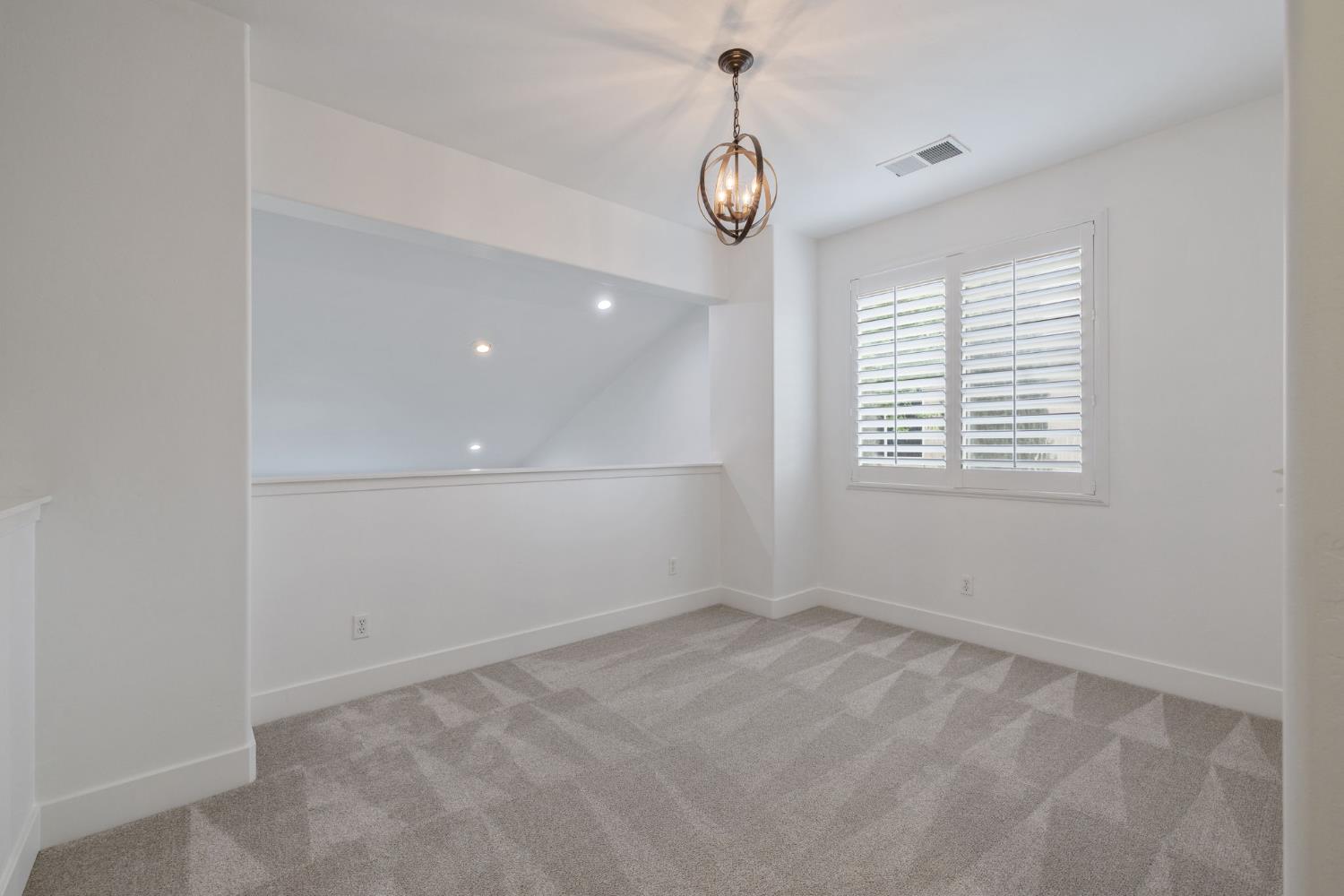 1558 N Pisa, Visalia, CA 93291