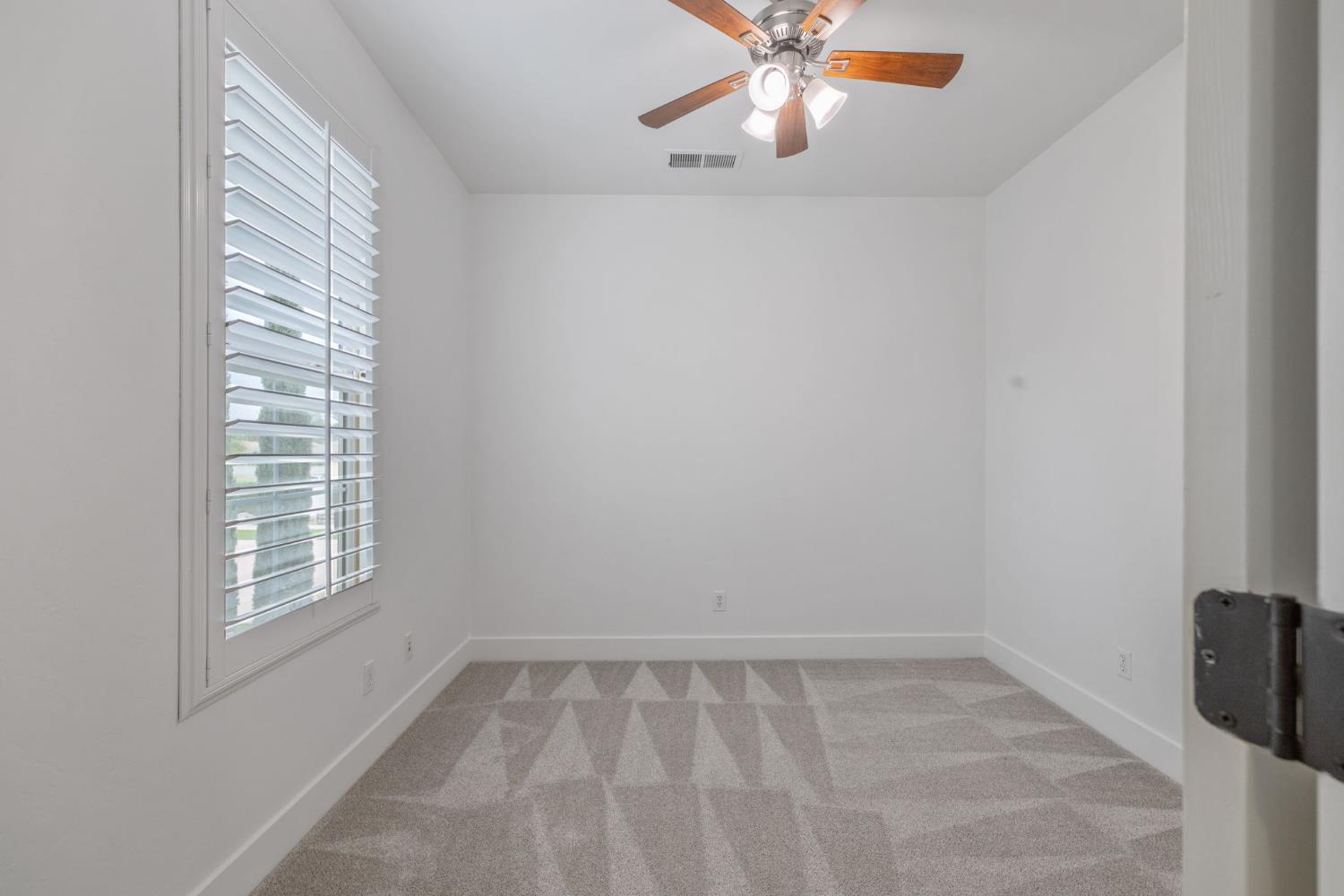 1558 N Pisa, Visalia, CA 93291
