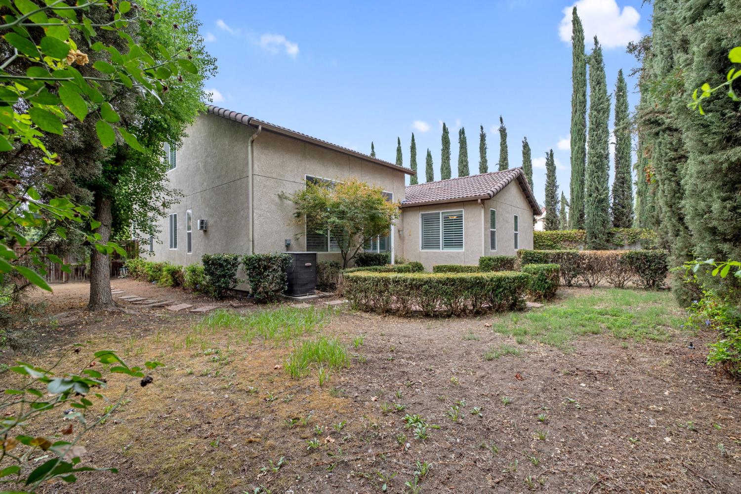 1558 N Pisa, Visalia, CA 93291