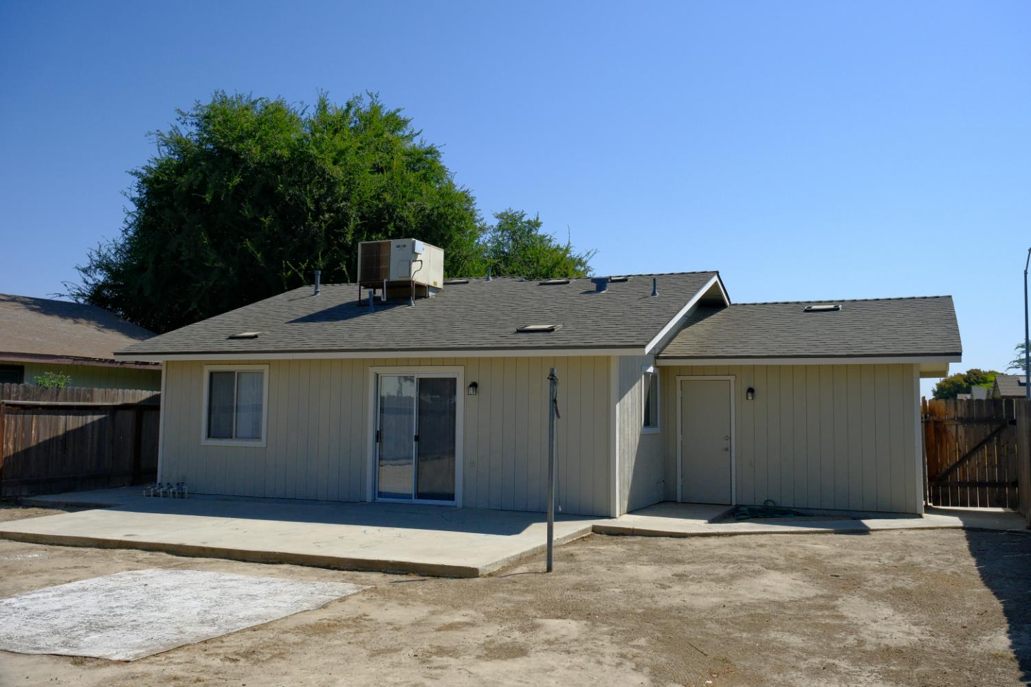 856 Laker Ln, Fowler, CA 93625