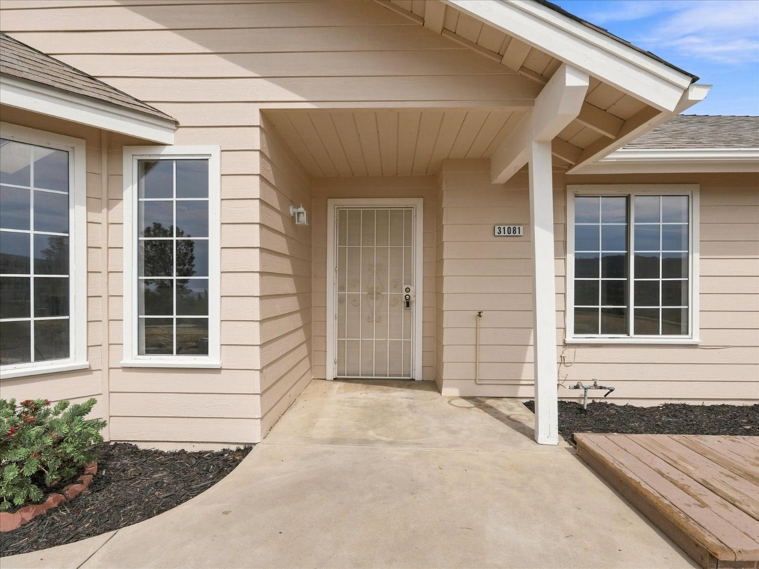 31081 N Dome Dr, Coarsegold, CA 93614