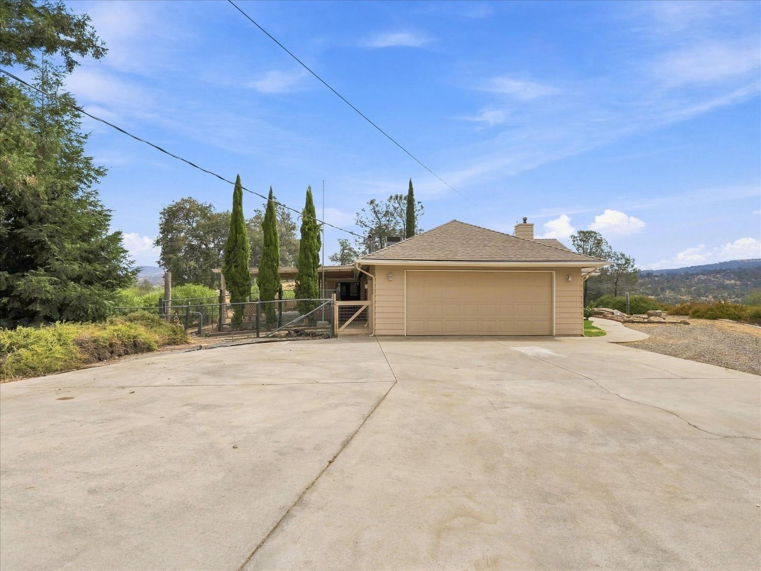 31081 N Dome Dr, Coarsegold, CA 93614
