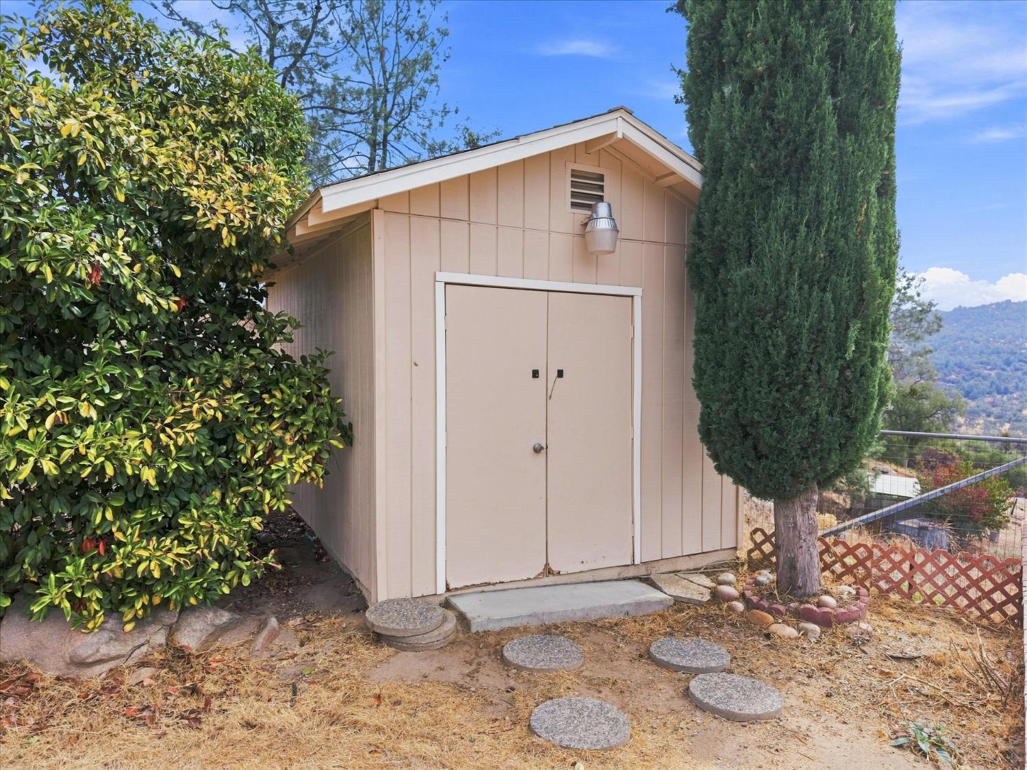 31081 N Dome Dr, Coarsegold, CA 93614