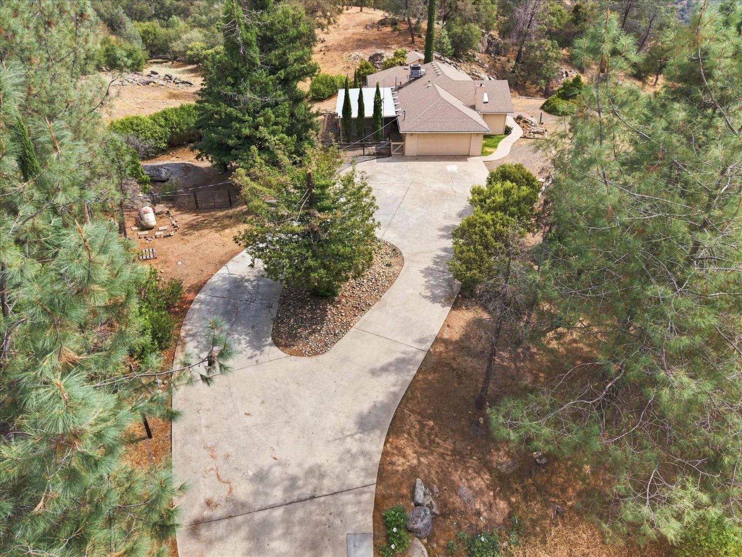 31081 N Dome Dr, Coarsegold, CA 93614