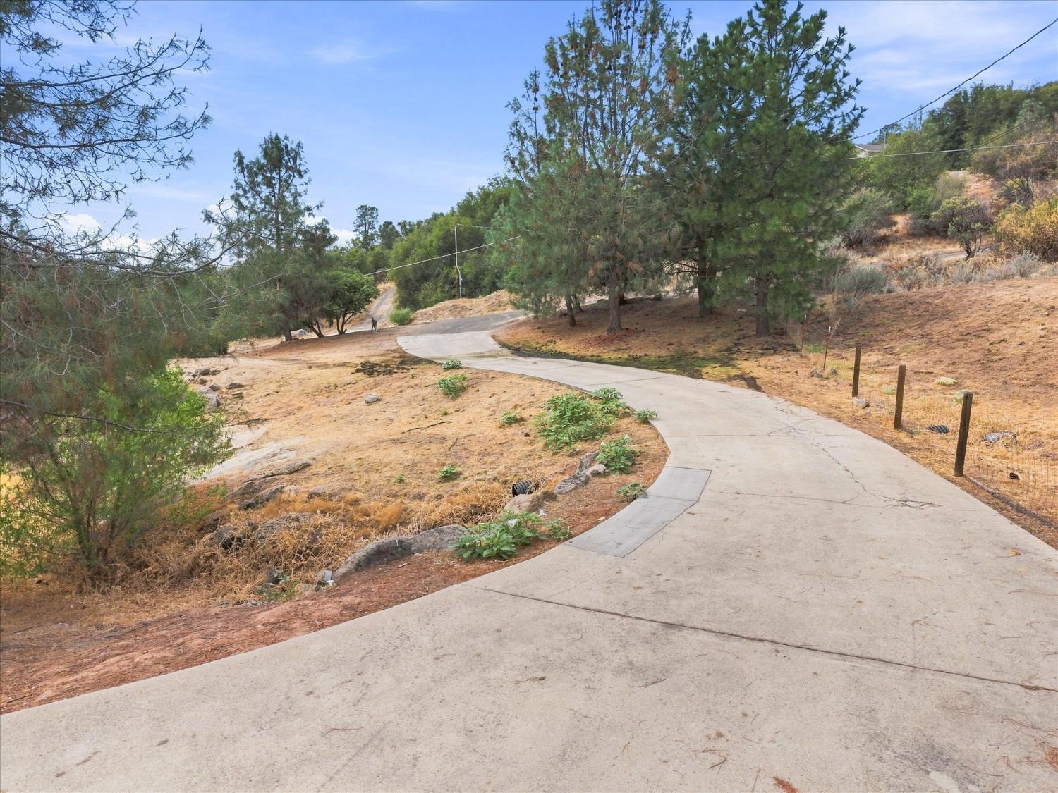 31081 N Dome Dr, Coarsegold, CA 93614