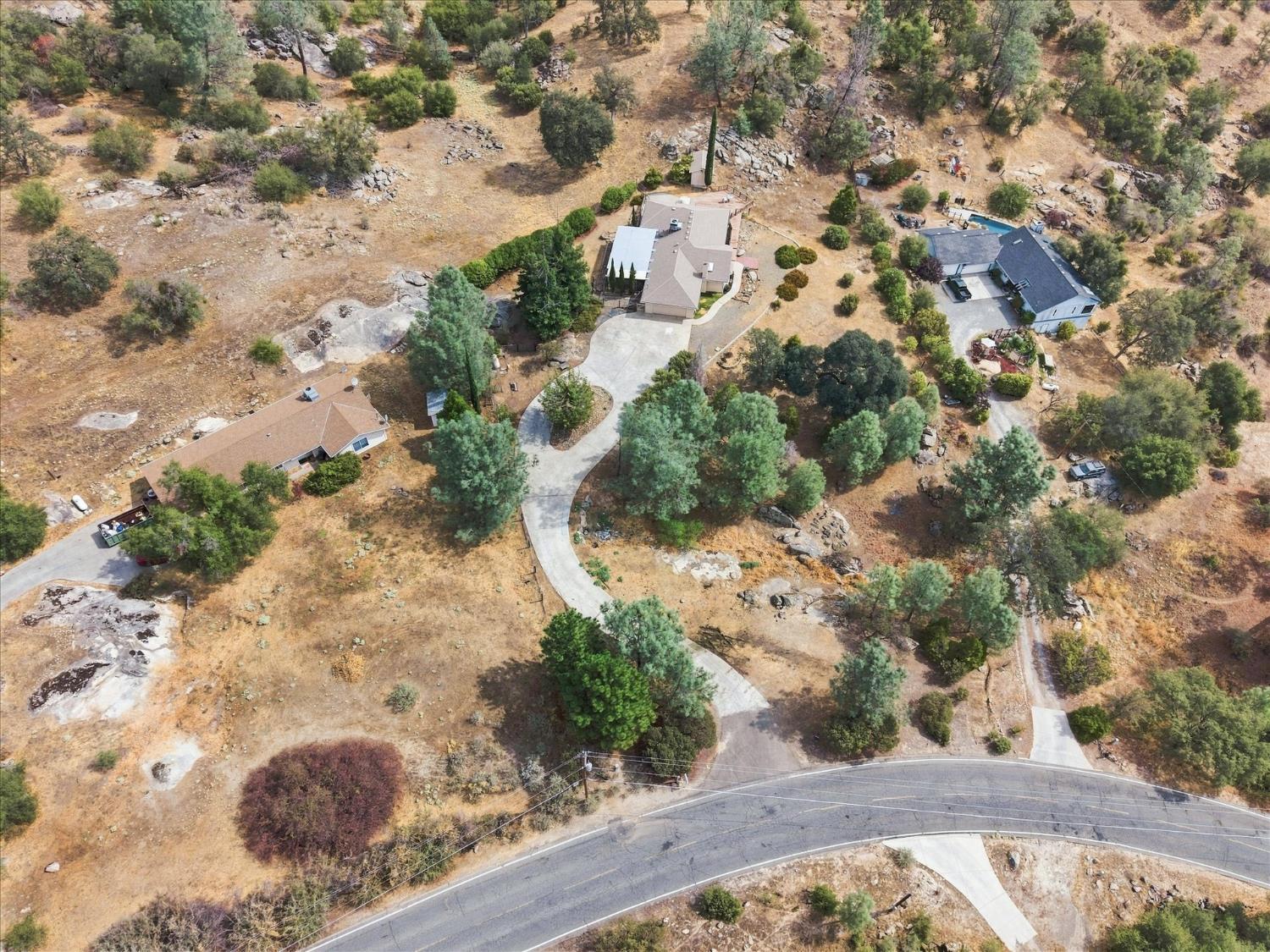 31081 N Dome Dr, Coarsegold, CA 93614