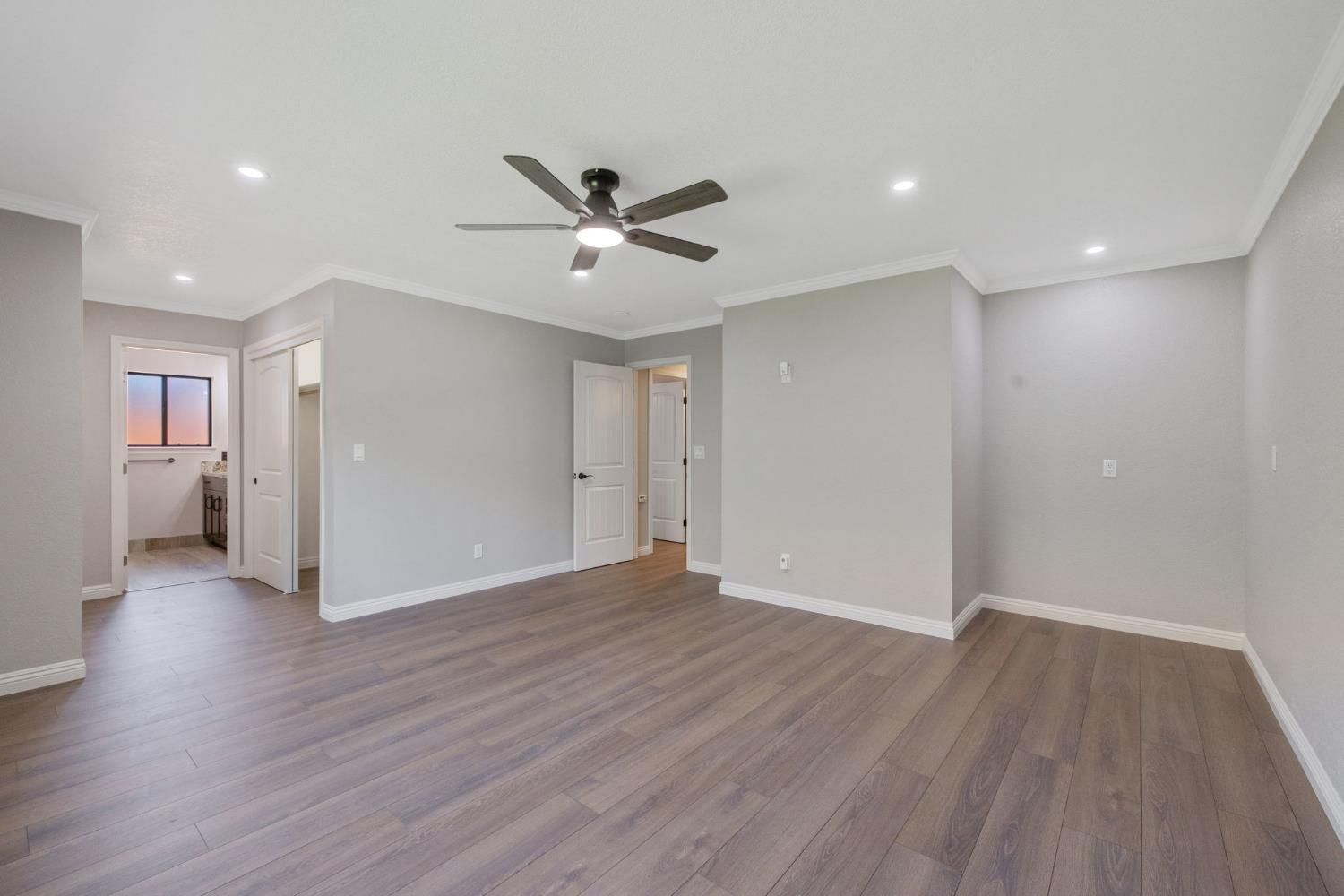 209 S Atwood Ct, Visalia, CA 93291