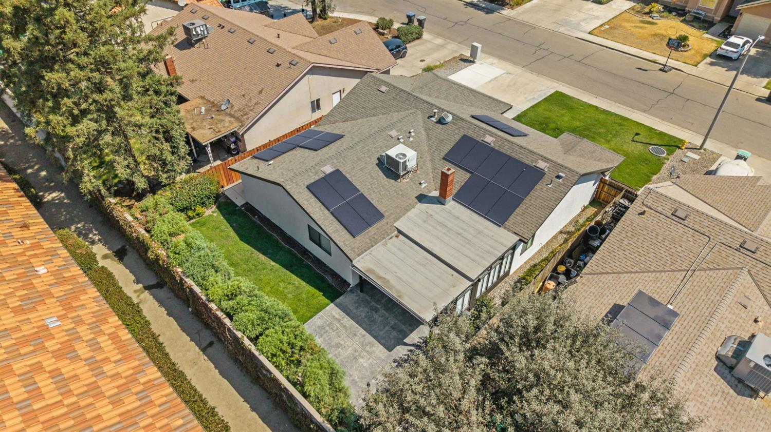 209 S Atwood Ct, Visalia, CA 93291