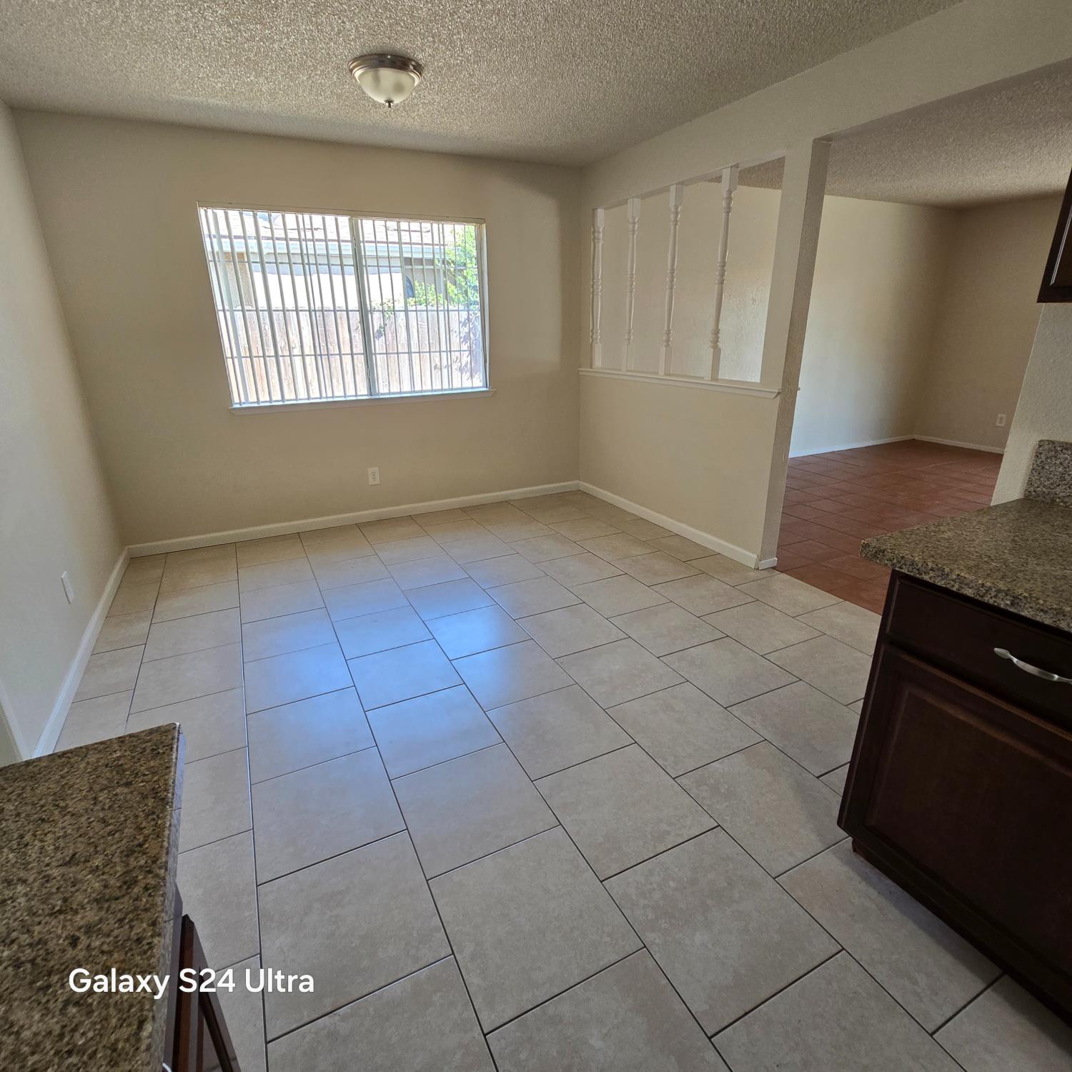 500 E Clark St, Madera, CA 93638