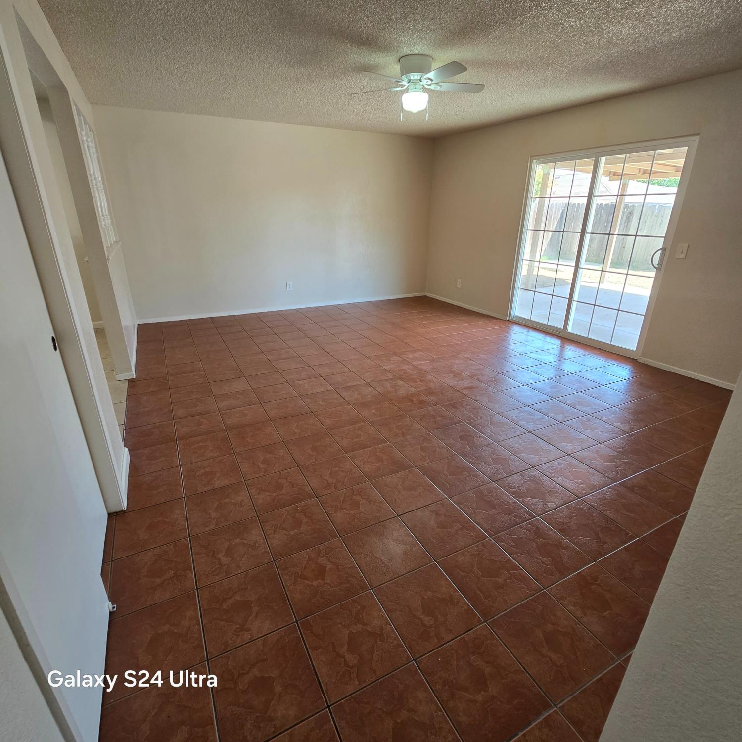 500 E Clark St, Madera, CA 93638