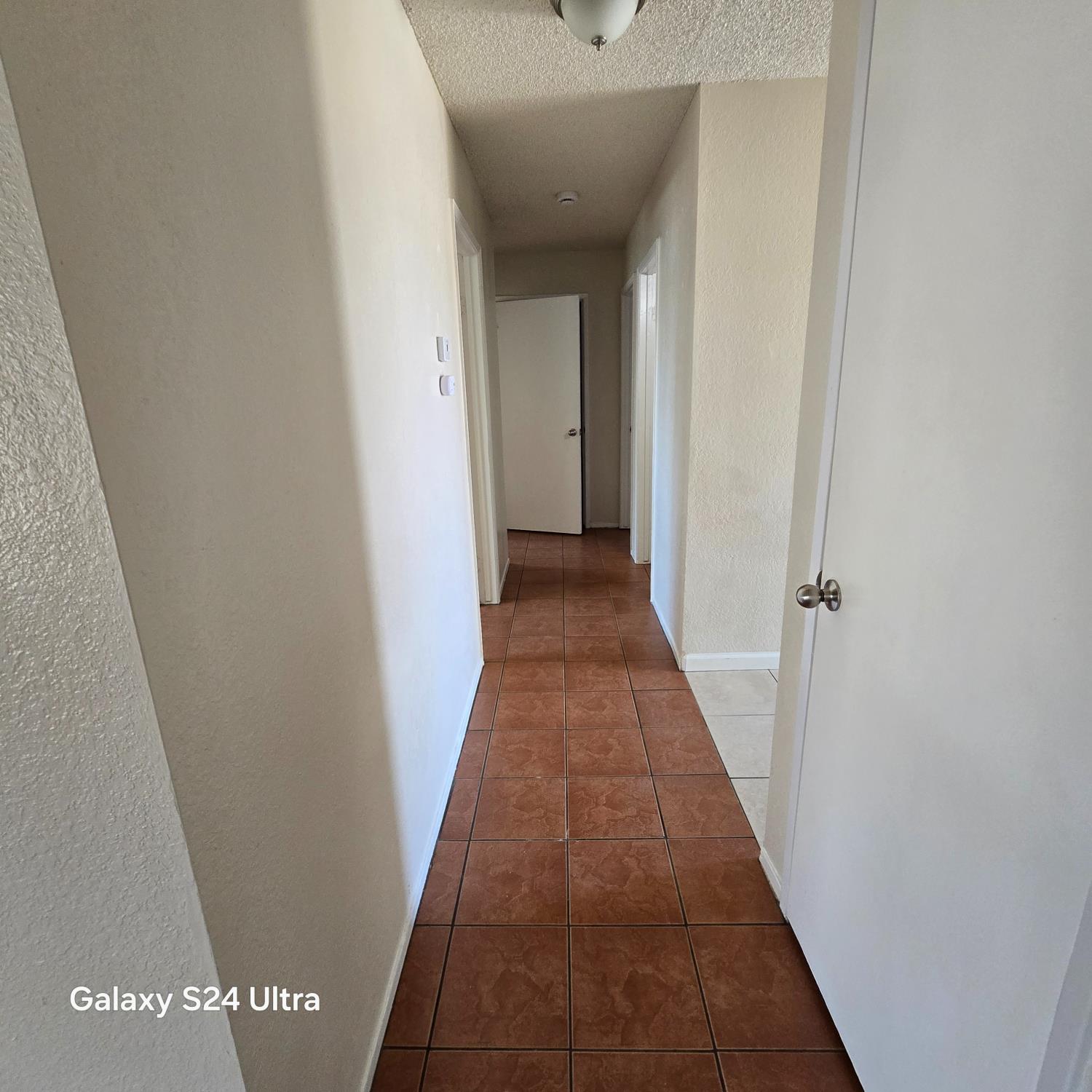 500 E Clark St, Madera, CA 93638