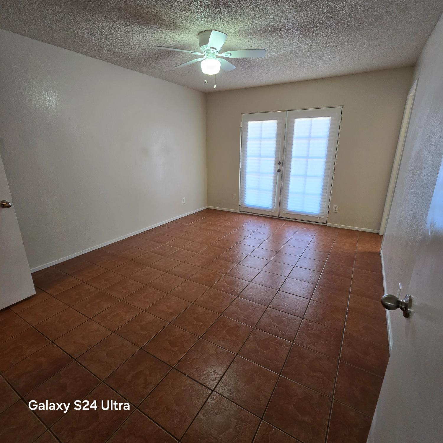 500 E Clark St, Madera, CA 93638
