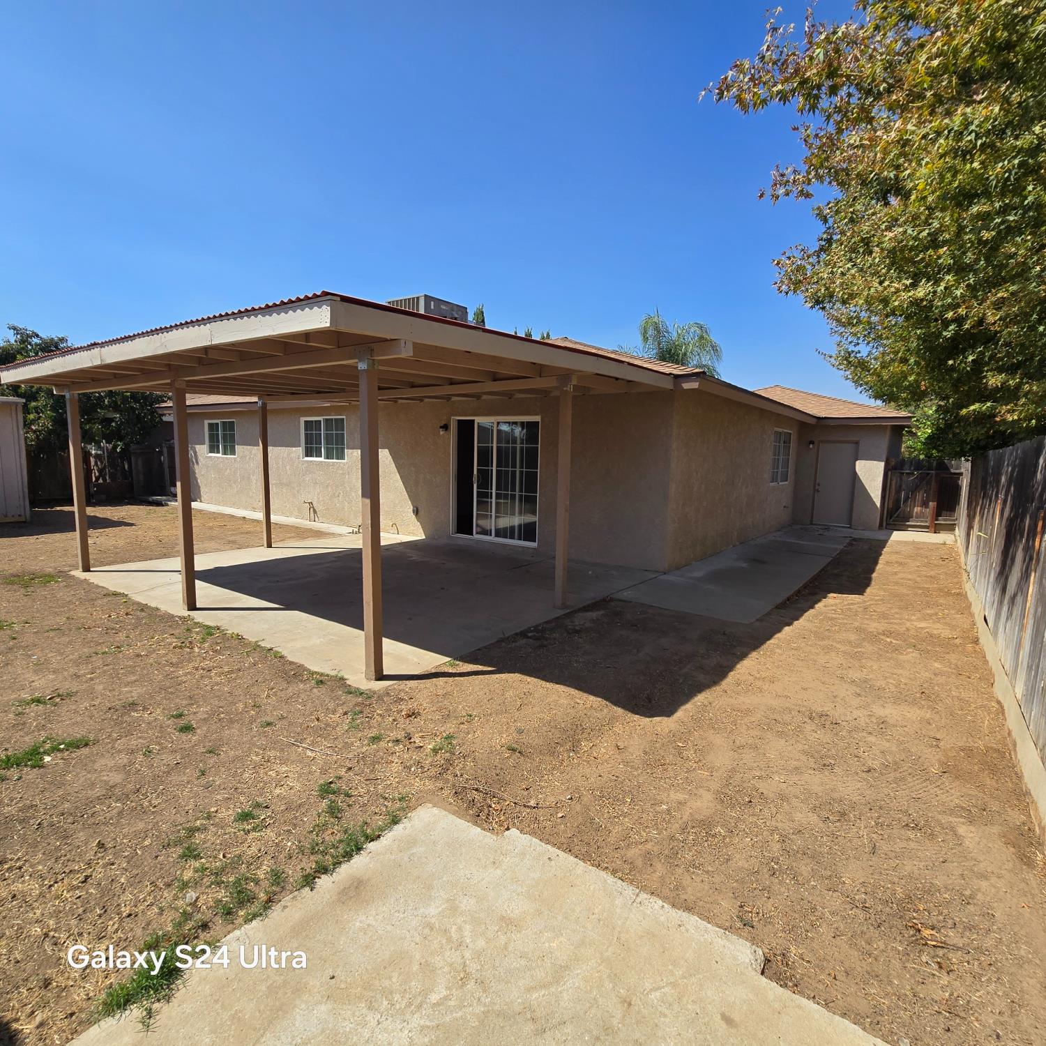 500 E Clark St, Madera, CA 93638