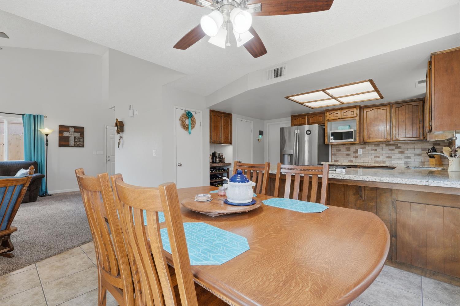 1143 E Ferguson Ave, Visalia, CA 93292